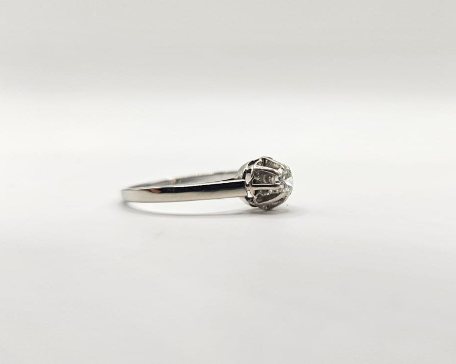 Bague-18 carats Or blanc, Platine- 0.15ct.  Diamant de 1940