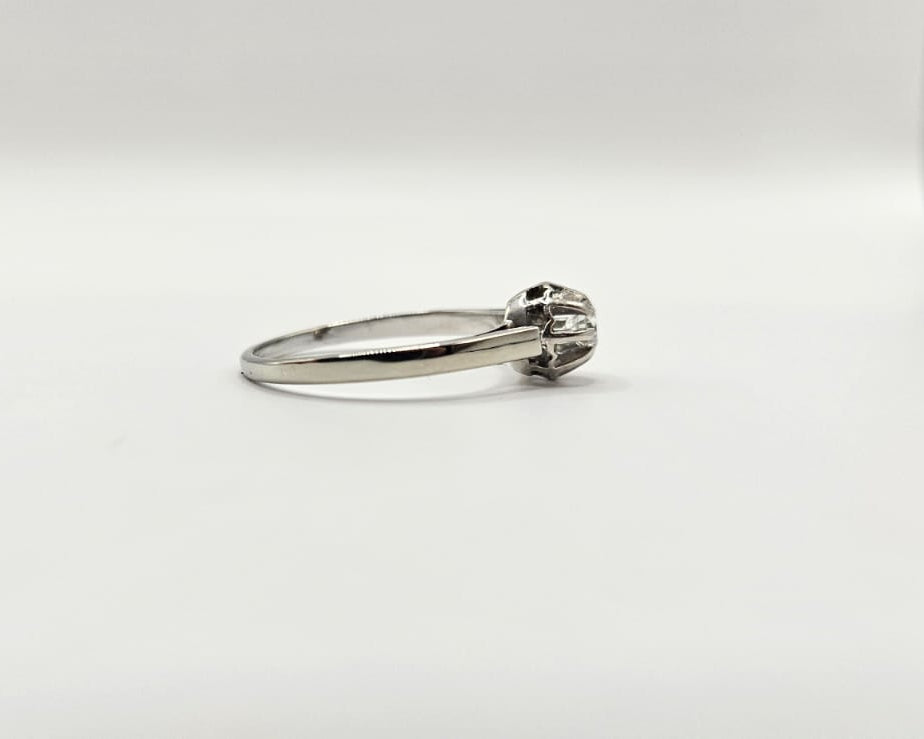 Bague-18 carats Or blanc, Platine- 0.15ct.  Diamant de 1940