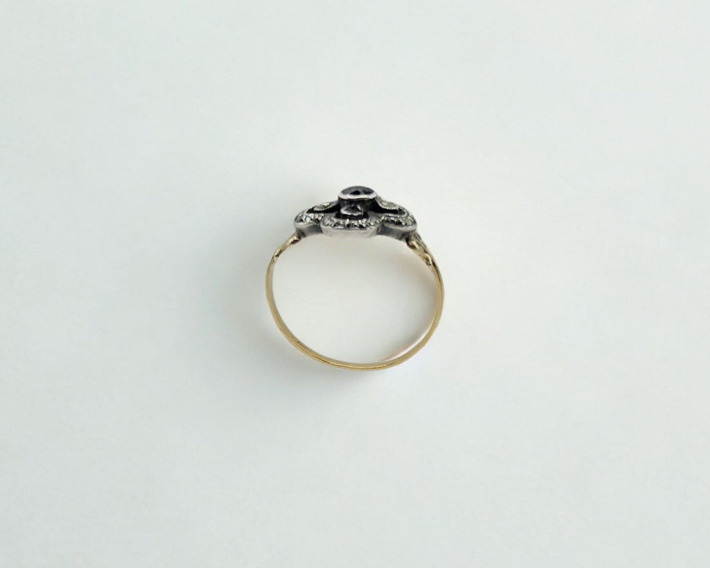 Bague vue face à l'horizontale